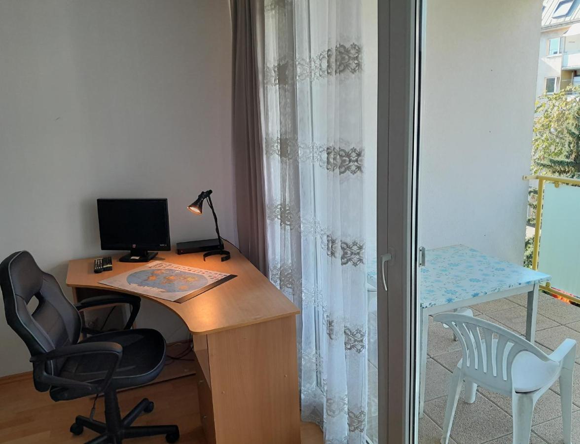Serviced Apartment With Sunny Balcony Vienna Esterno foto