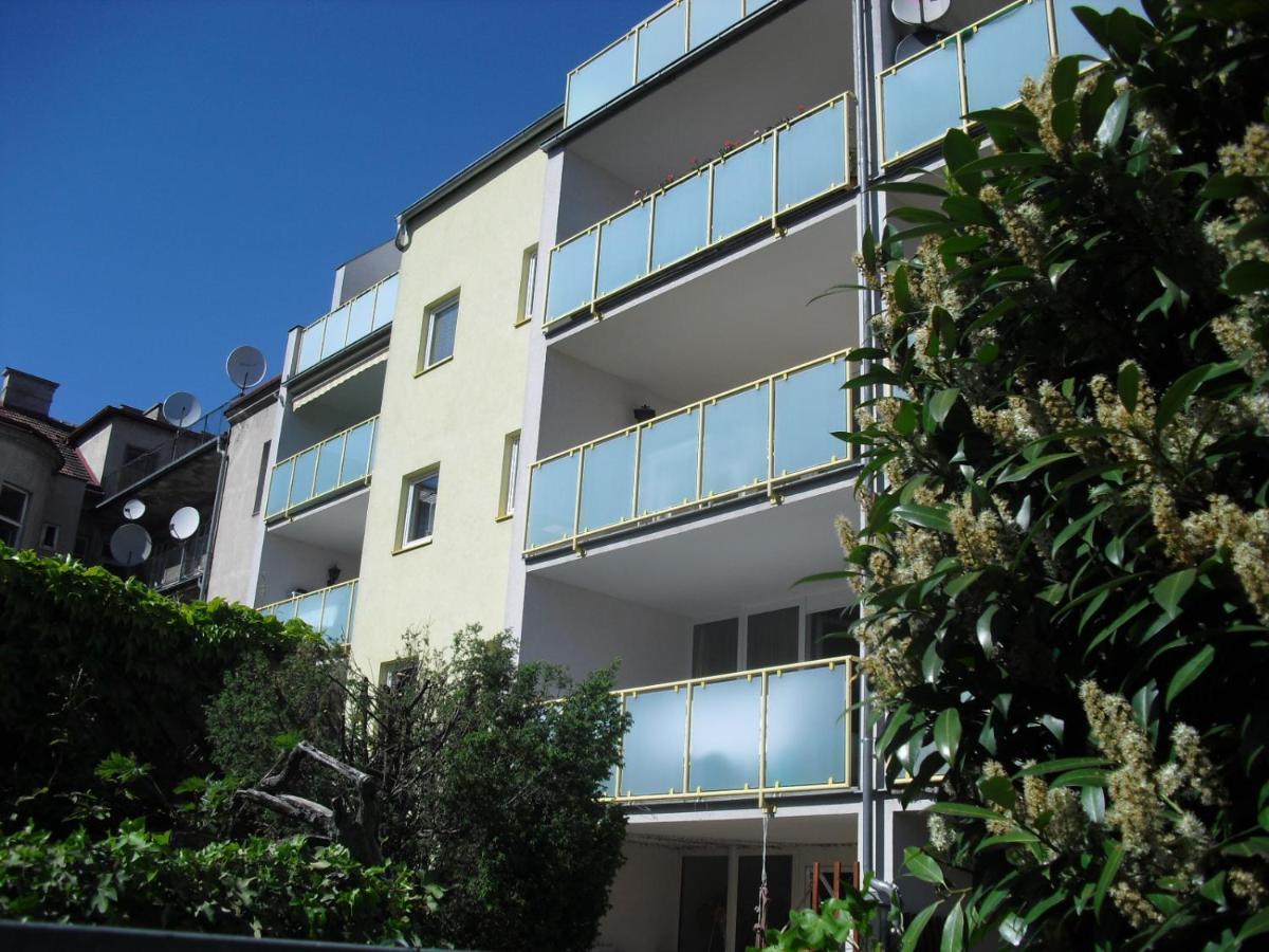 Serviced Apartment With Sunny Balcony Vienna Esterno foto